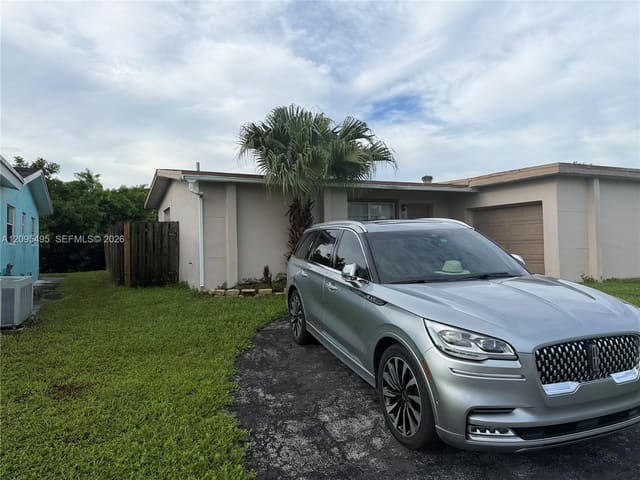 8410 NW 24th Place, Sunrise, FL 33322