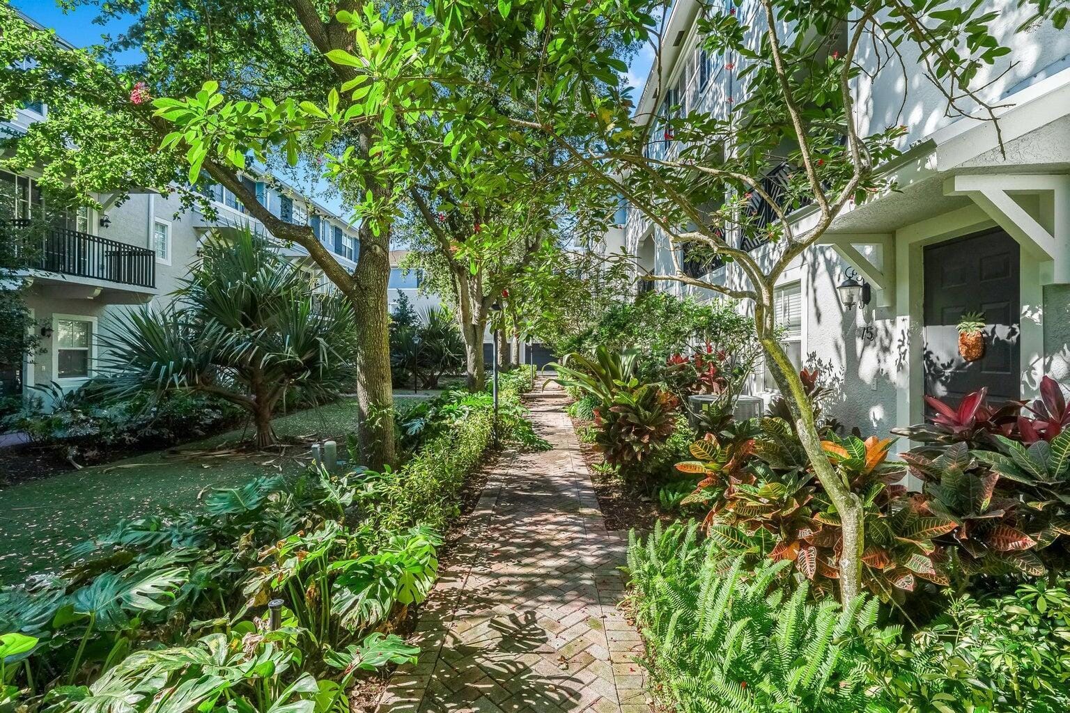 75 ATLANTIC GROVE Way, Delray Beach, FL 33444 photo 2