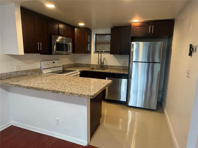 8290 Lake Drive 224, Doral, FL 33166