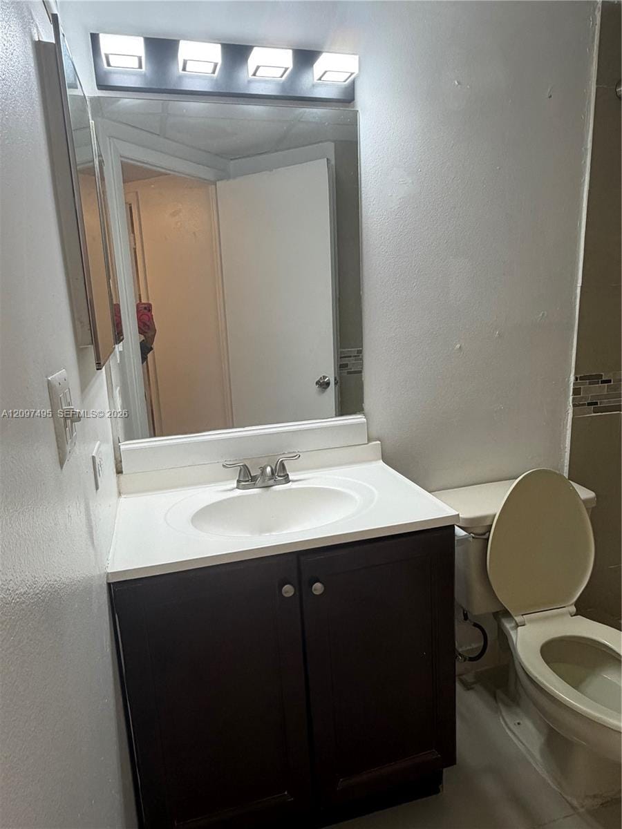 8290 Lake Drive 224, Doral, FL 33166 photo 4