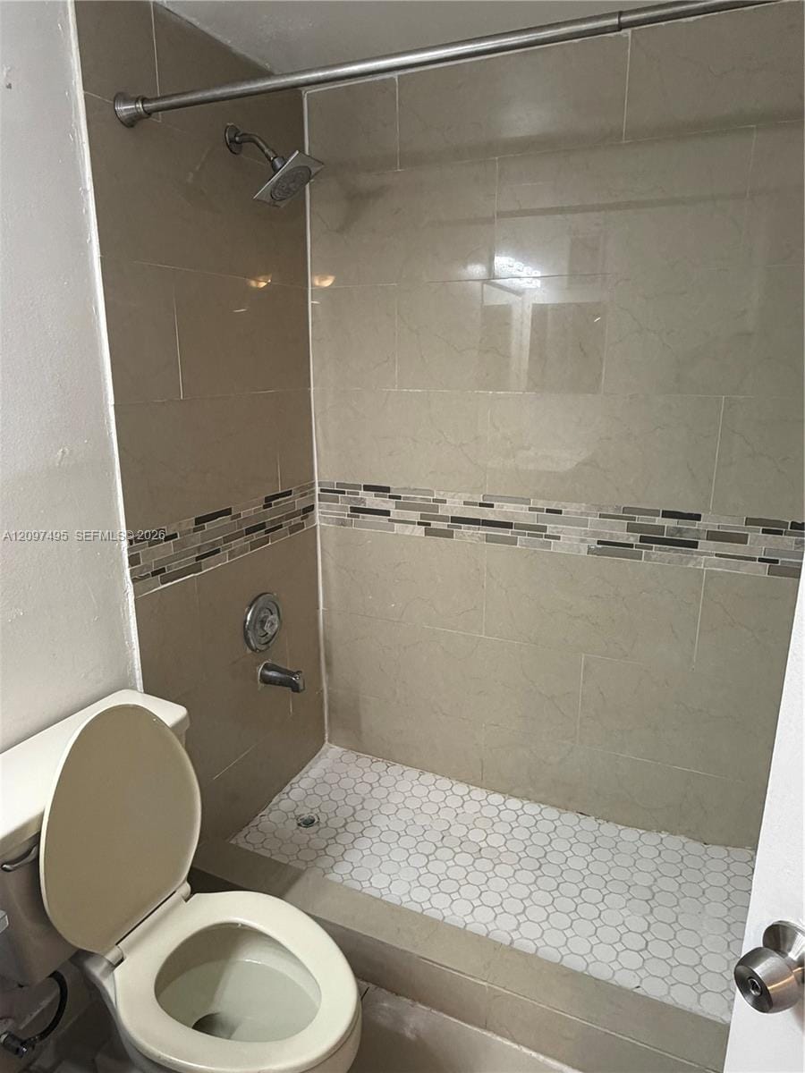 8290 Lake Drive 224, Doral, FL 33166 photo 5