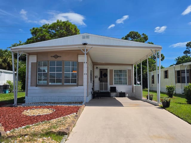 14 Arboles Lane, Port St. Lucie, FL 34952