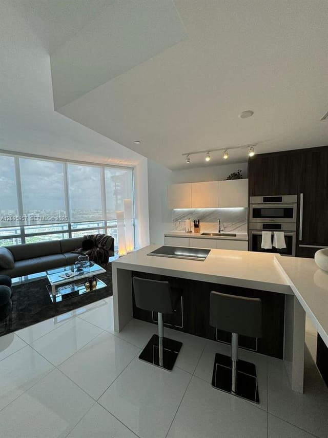 851 NE 1st Avenue 1404, Miami, FL 33132
