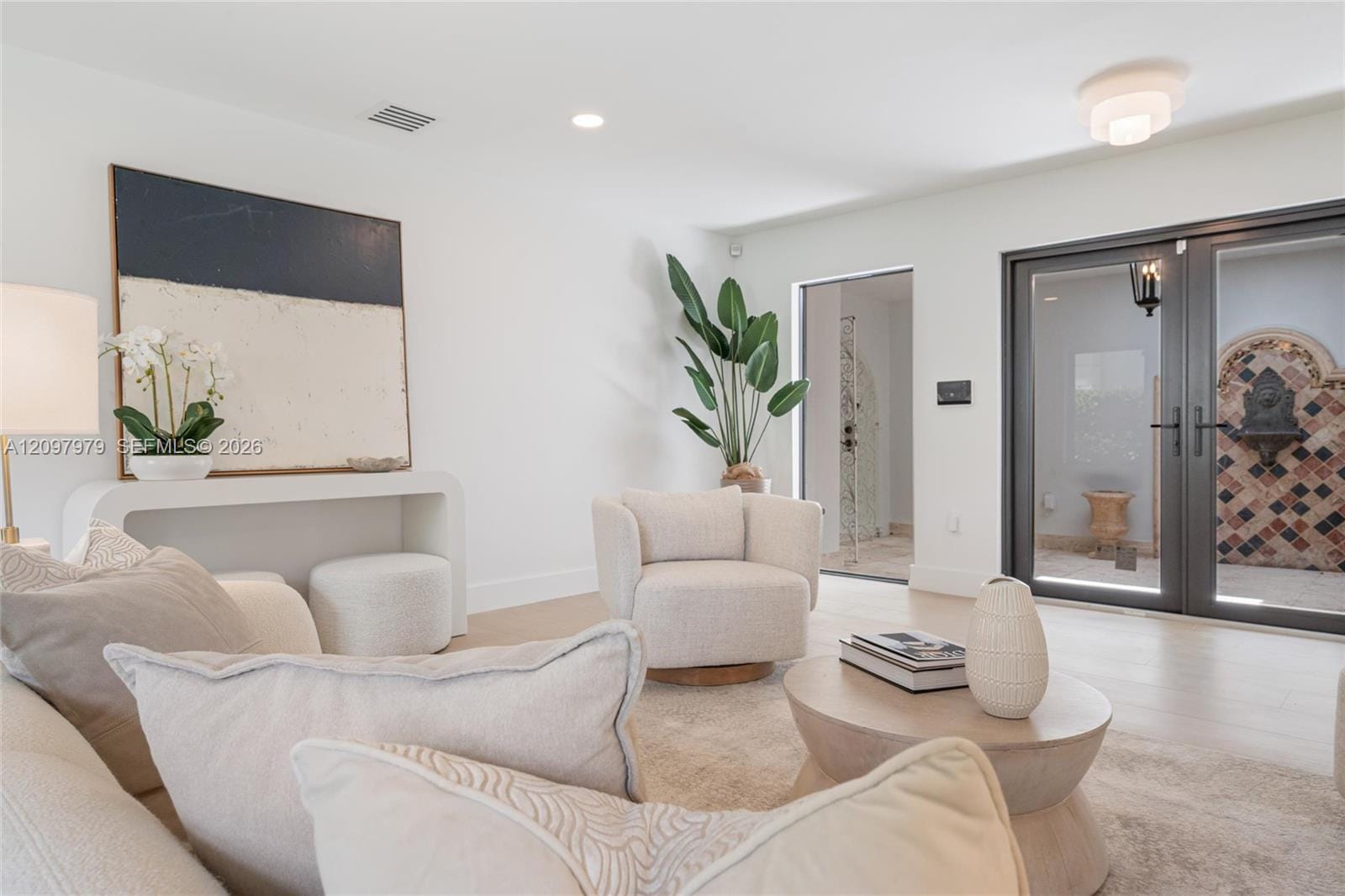 1320 Alhambra Circle — photo 6