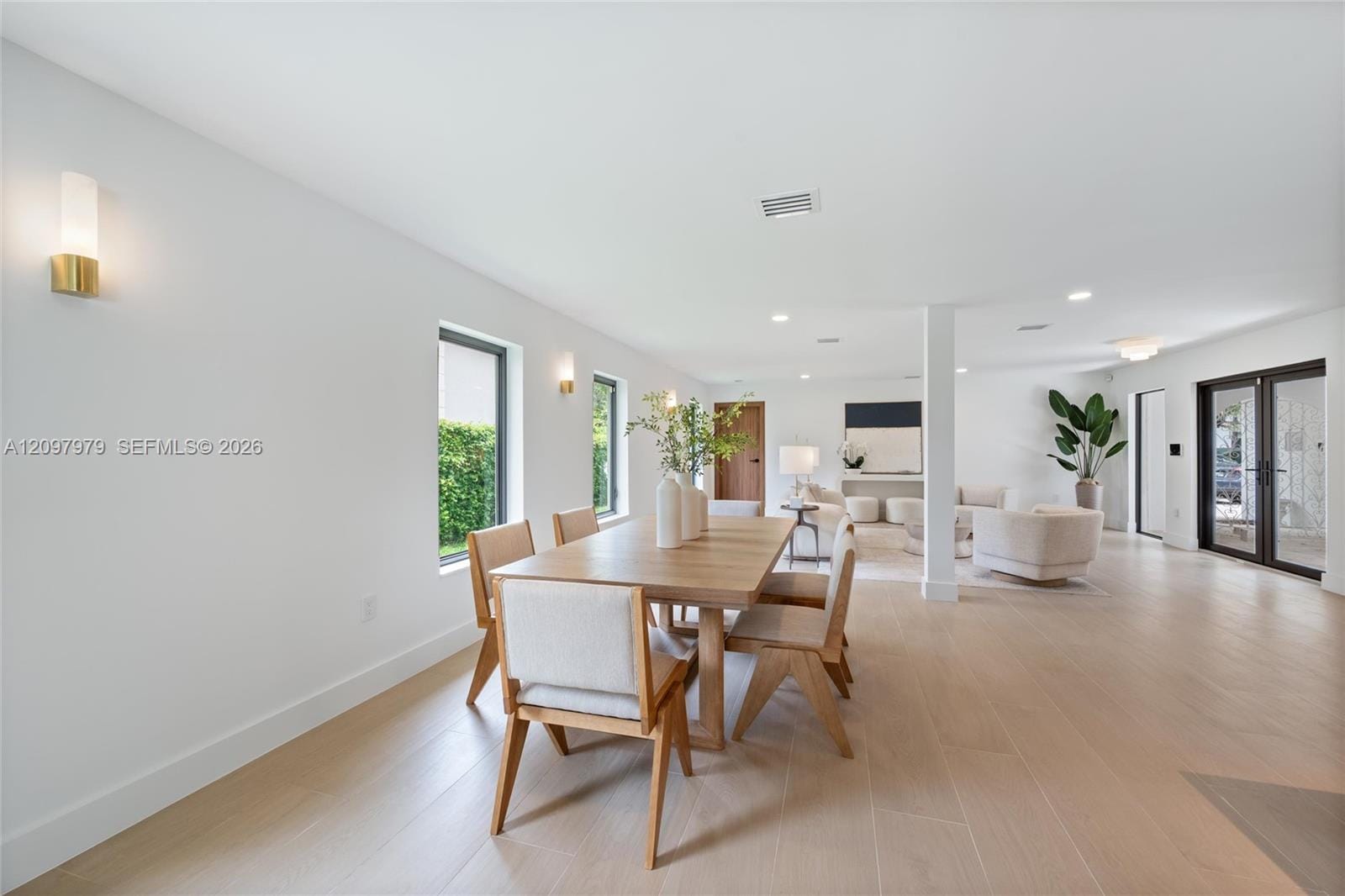 1320 Alhambra Circle — photo 8