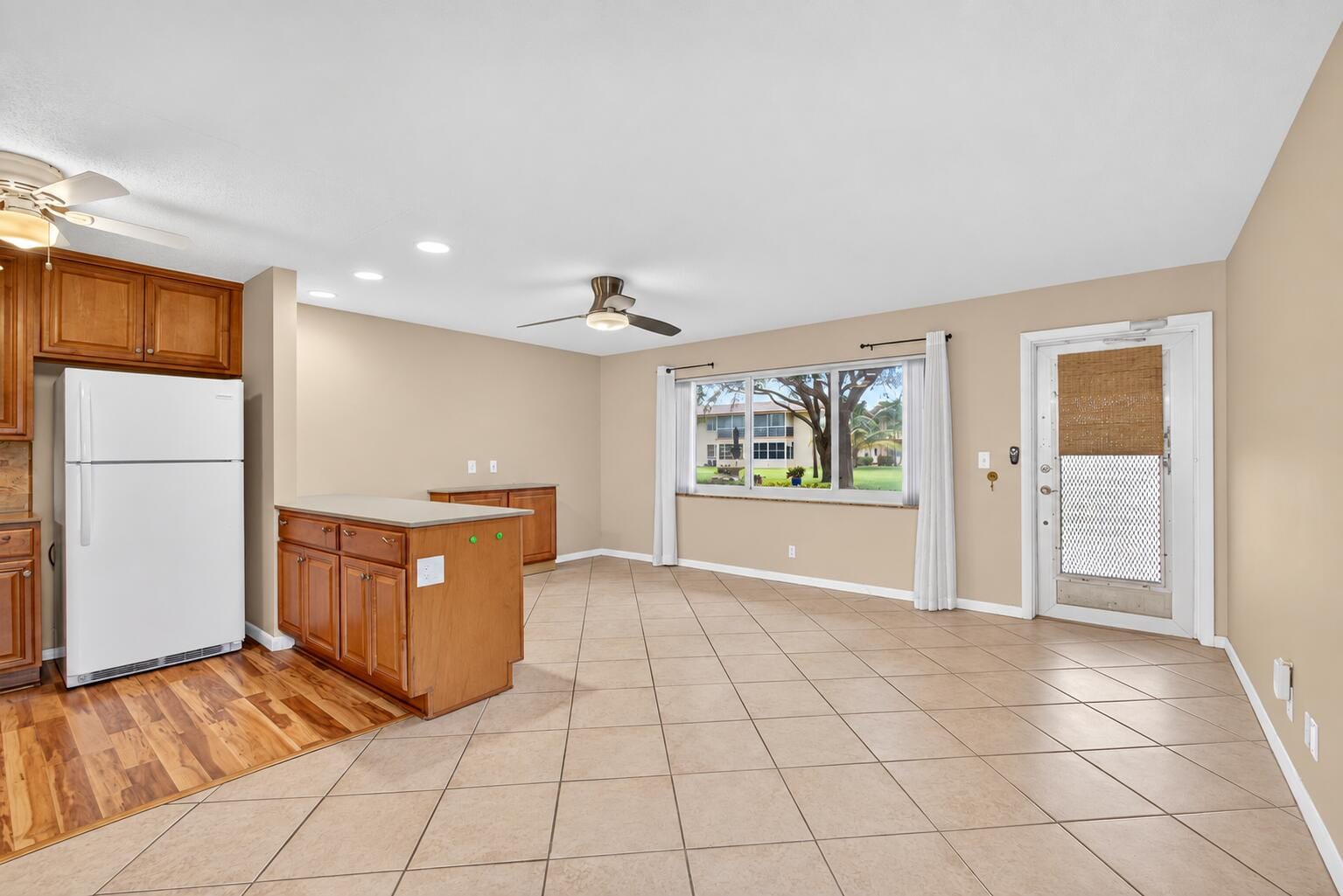 221 COVENTRY J — photo 4