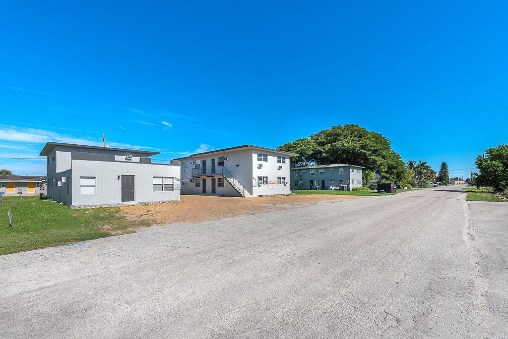 620 SW 6th Street 1, Belle Glade, FL 33430 photo 24