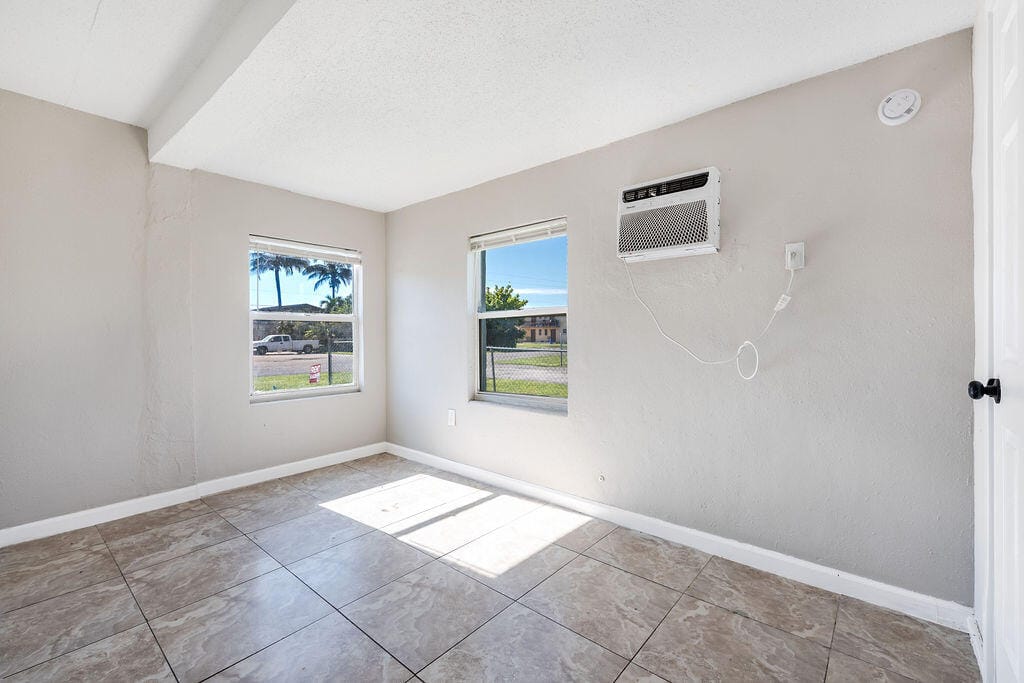 620 SW 6th Street 1, Belle Glade, FL 33430 photo 5