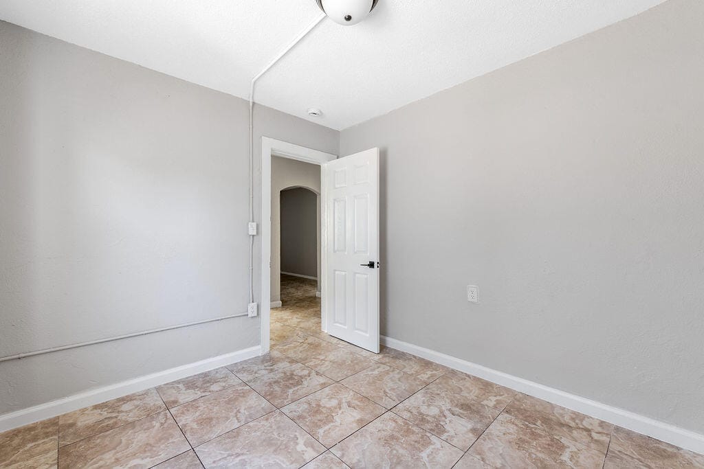 620 SW 6th Street 1, Belle Glade, FL 33430 photo 9