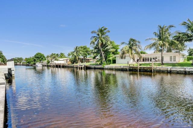 5820 NE 14th Way, Fort Lauderdale, FL 33334