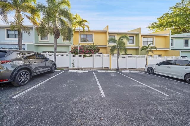 120 SE 12th Avenue, Pompano Beach, FL 33060