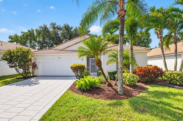 9864 Arbor View Drive S, Boynton Beach, FL 33437