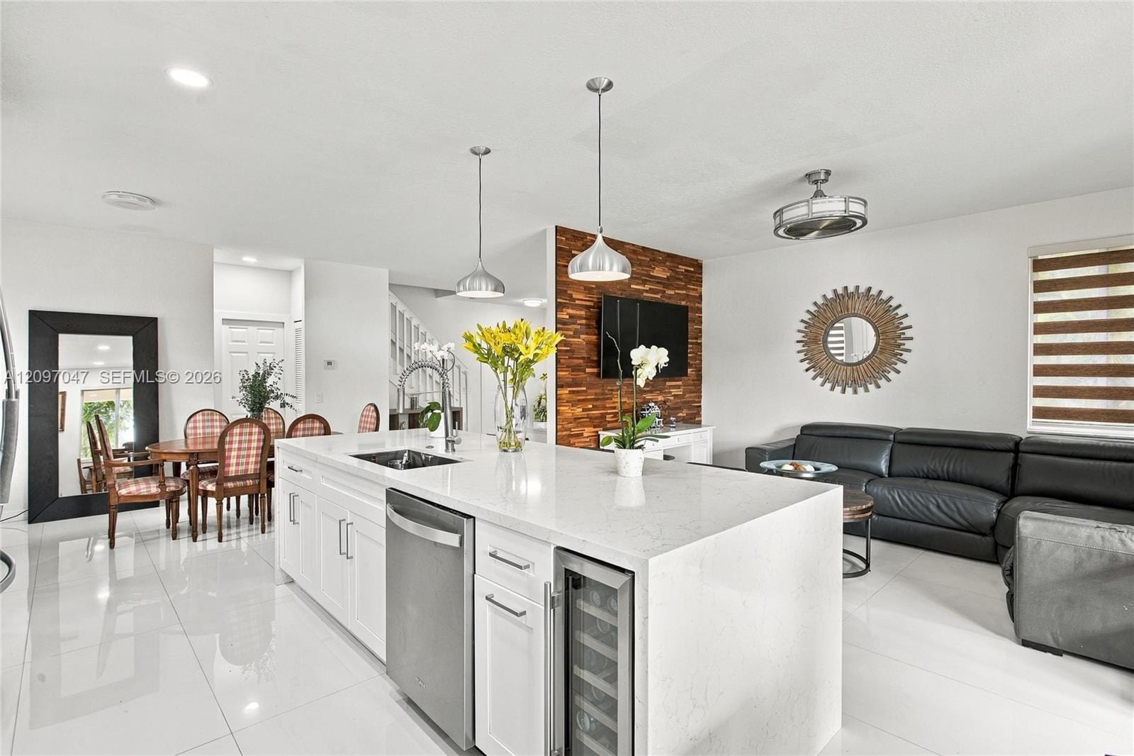 1362 Canary Island Drive — photo 9