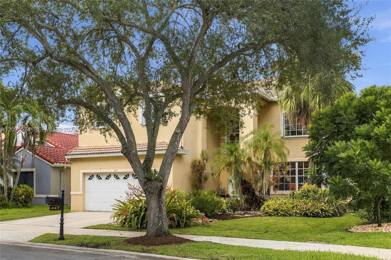 447 Cambridge Drive — photo 3