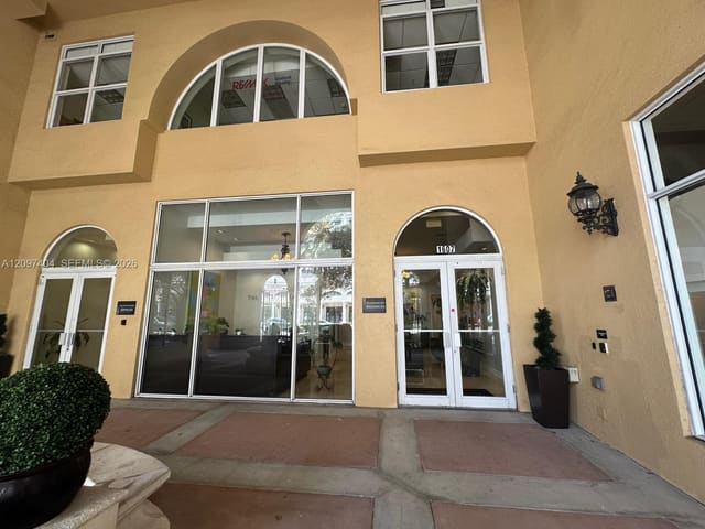 1607 Ponce De Leon Boulevard 8D, Coral Gables, FL 33134