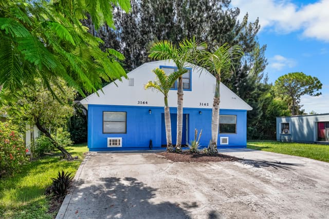 3162 SE HAWTHORNE Street, Stuart, FL 34997