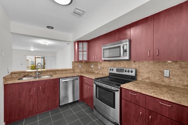 2164 CHAMPIONS Way, North Lauderdale, FL 33068