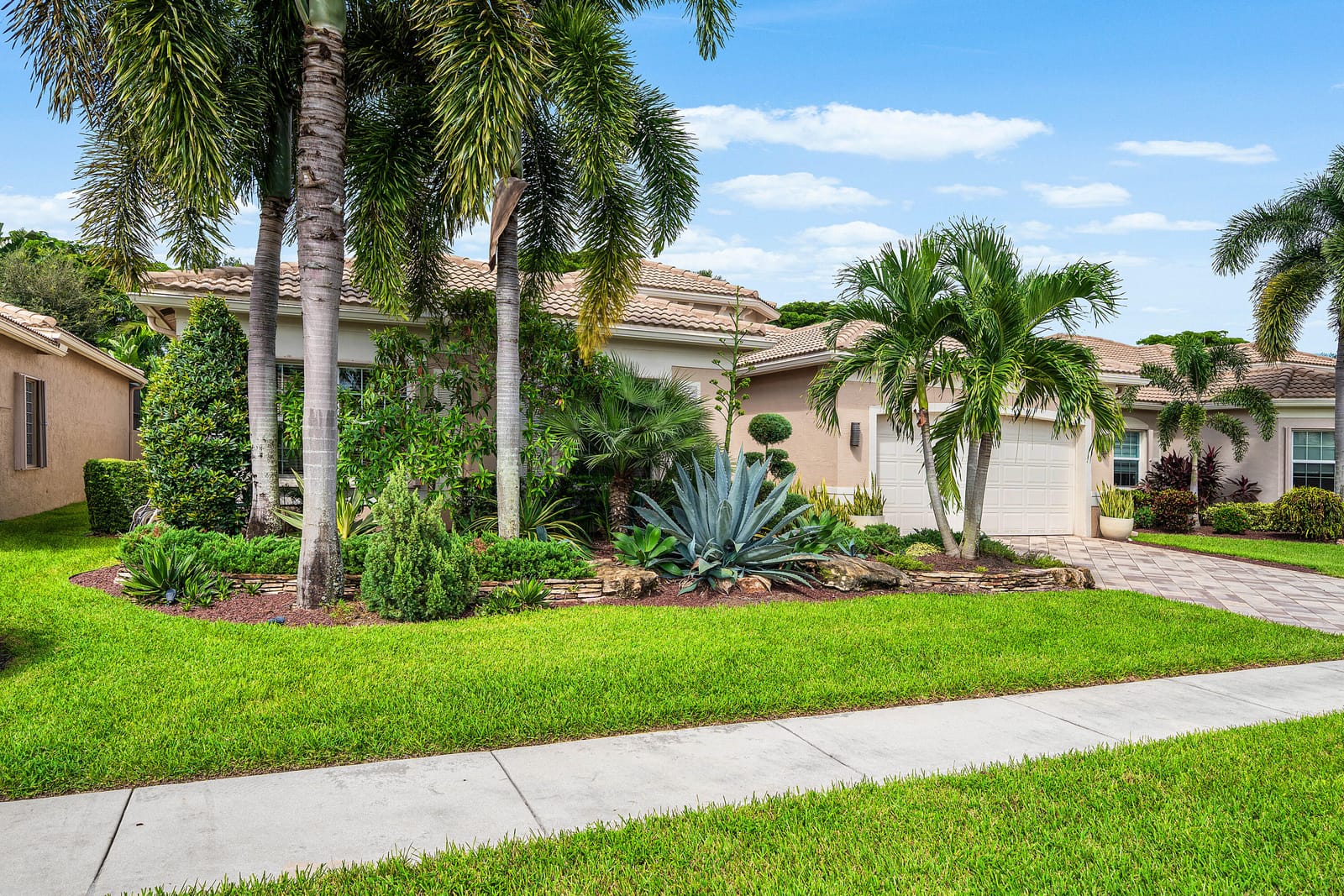 9746 Dovetree Isle Drive — photo 2
