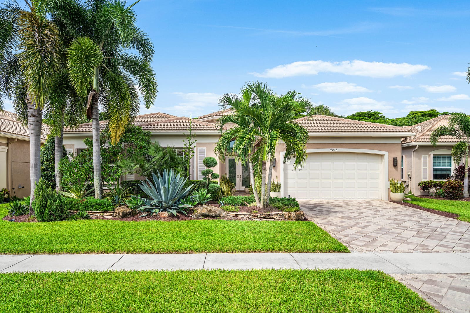 9746 Dovetree Isle Drive — photo 3