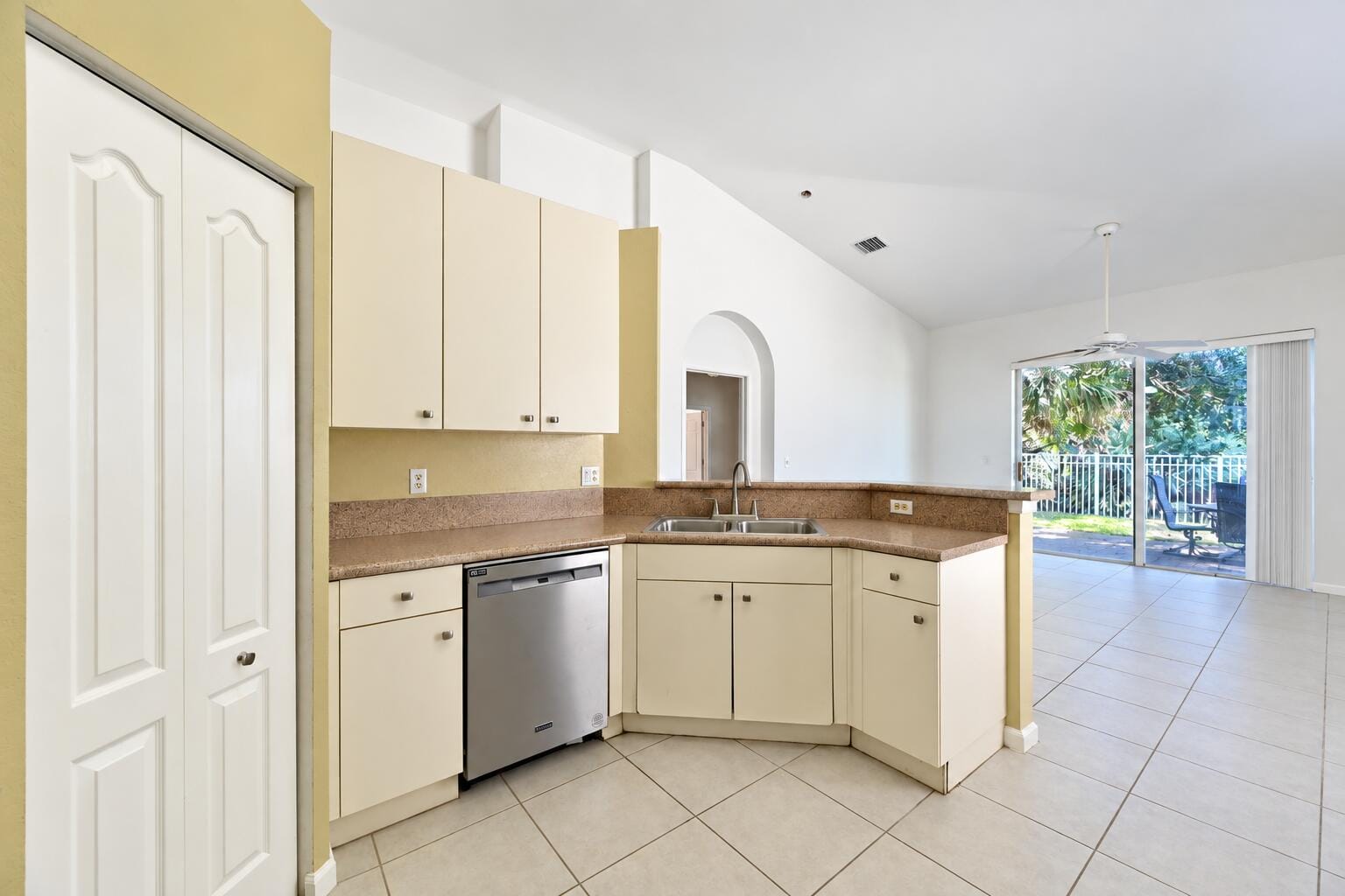 6128 Spring Lake Terrace, Fort Pierce, FL 34951 photo 12