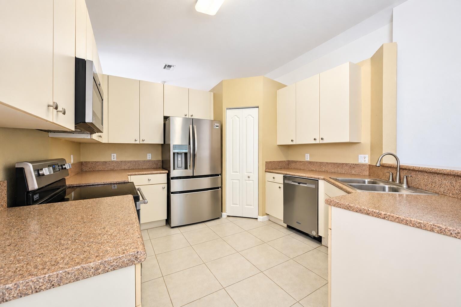 6128 Spring Lake Terrace, Fort Pierce, FL 34951 photo 13