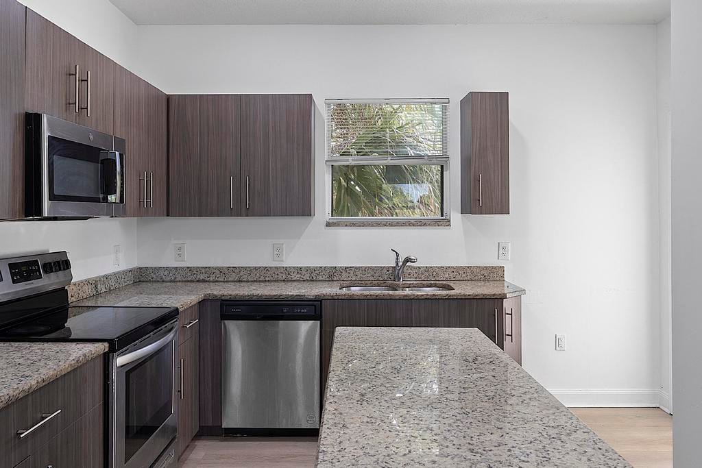 105 2nd Street 5, Lake Park, FL 33403 photo 7