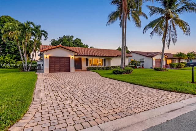 10403 NW 80th Court, Tamarac, FL 33321