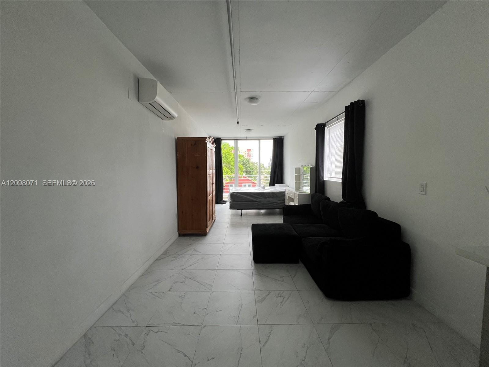 542 SW 3rd Street F1, Miami, FL 33130 photo 2
