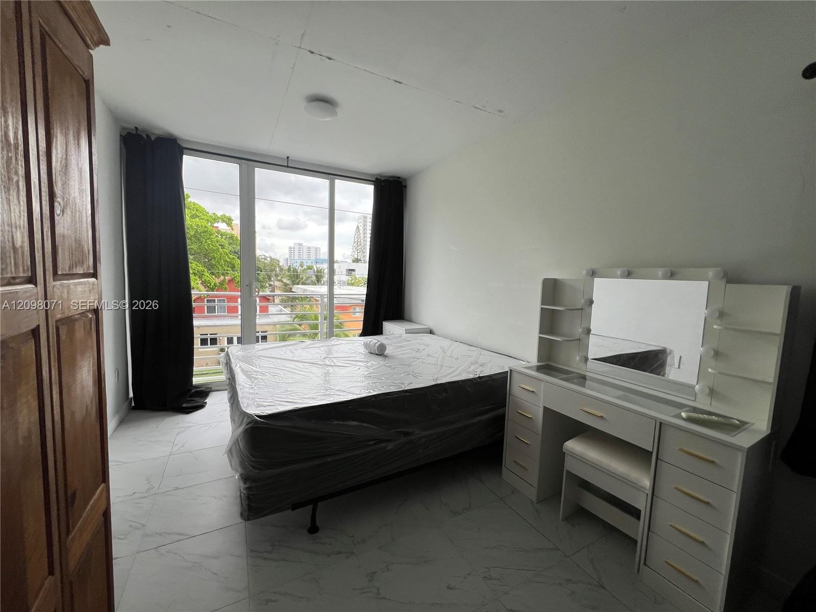 542 SW 3rd Street F1, Miami, FL 33130 photo 3