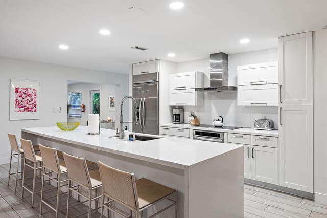 570 N Dover Road, Tequesta, FL 33469