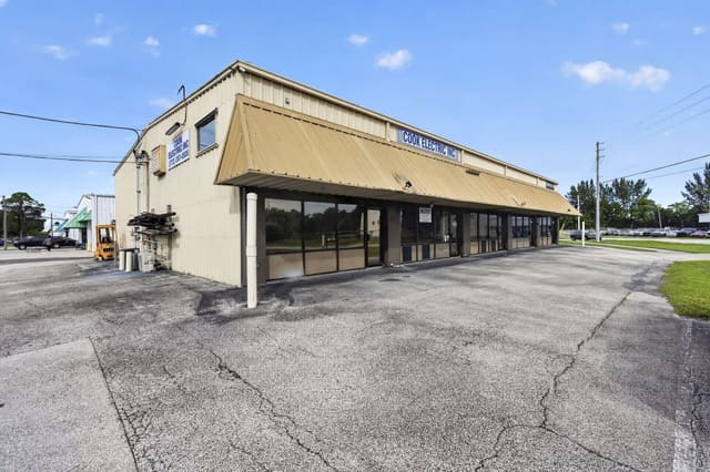 4248 SE COMMERCE Avenue, Stuart, FL