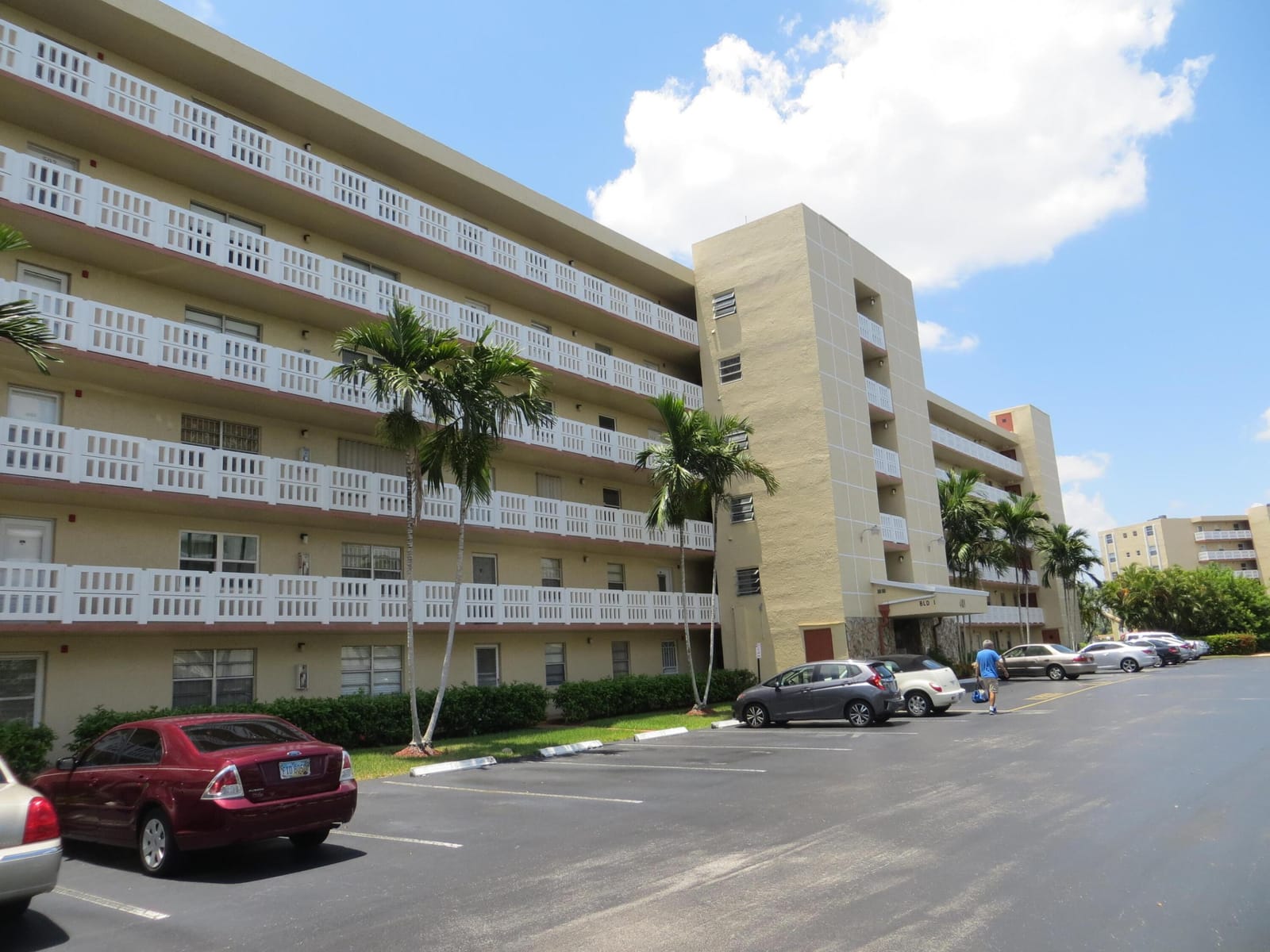 401 SE 3RD Street 204, Dania Beach, FL 33004 photo 2