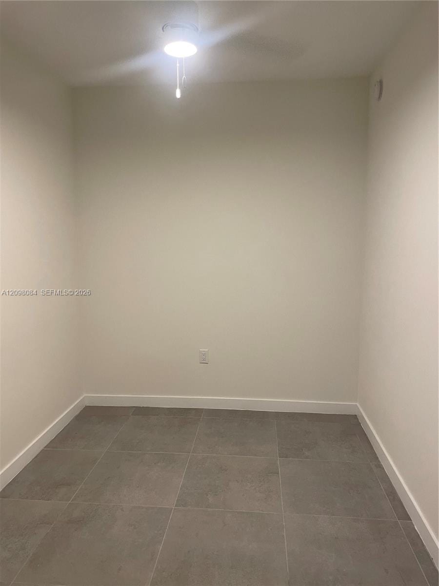 16395 Biscayne Boulevard 2011, North Miami Beach, FL 33160 photo 2