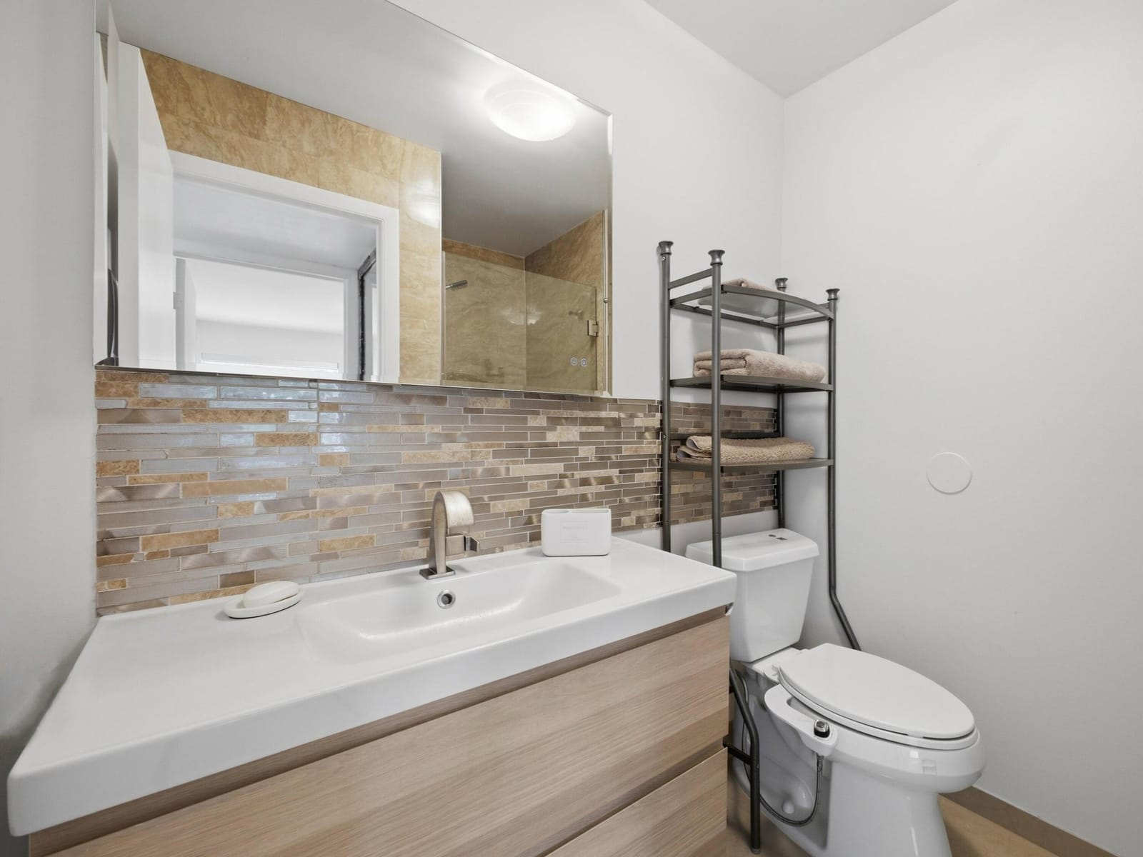 471 Capri J, Delray Beach, FL 33484 photo 14