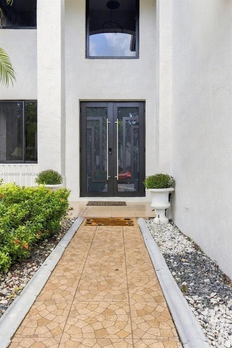 1073 Allamanda Way — photo 7