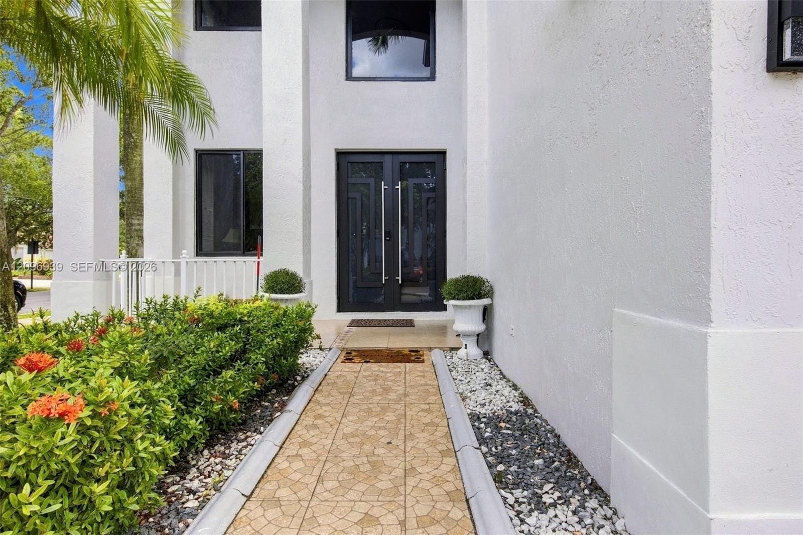 1073 Allamanda Way — photo 8