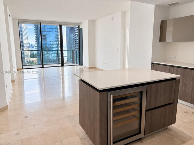 88 SW 7th Street 2005, Miami, FL 33130