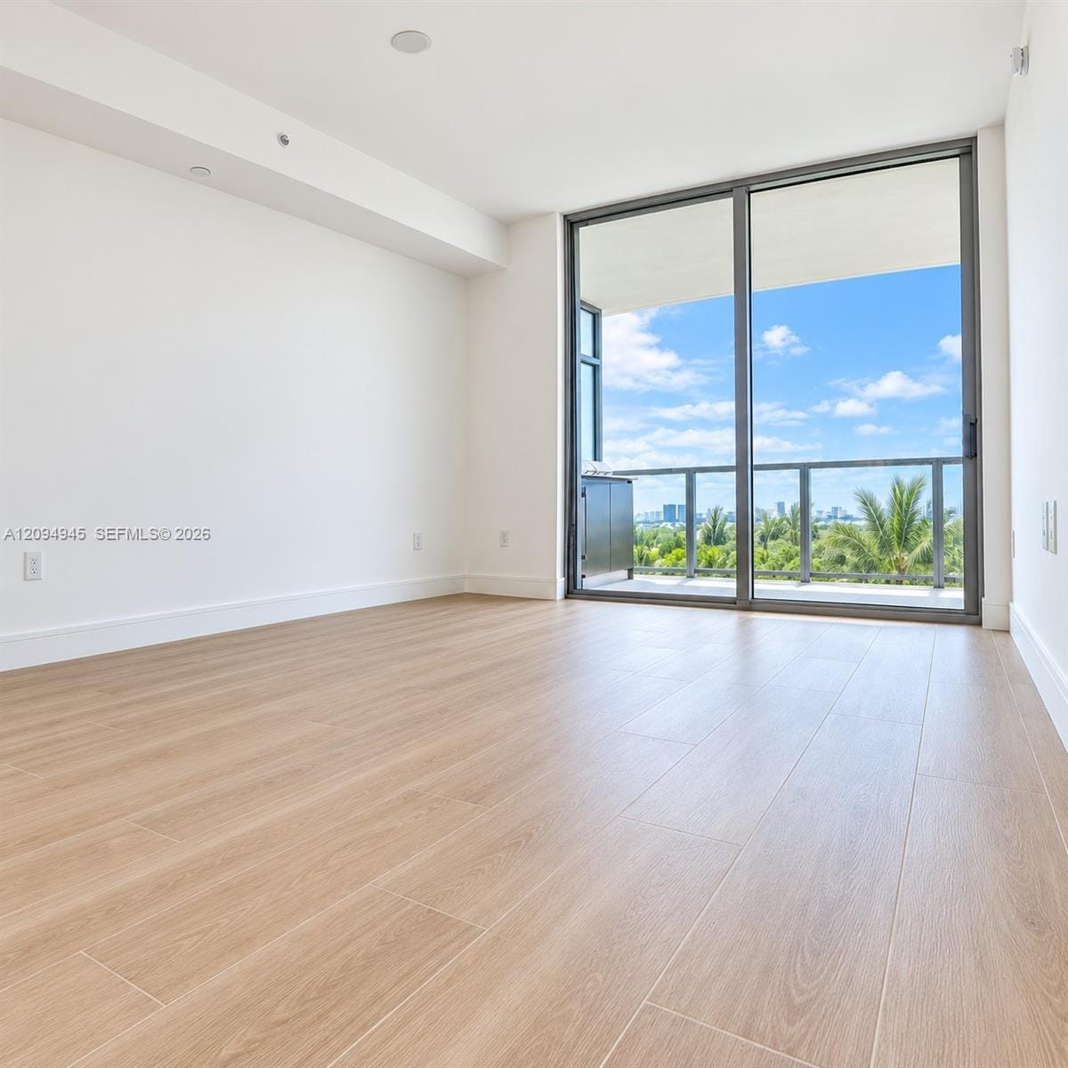 2411 Laguna Circle 802 — photo 3