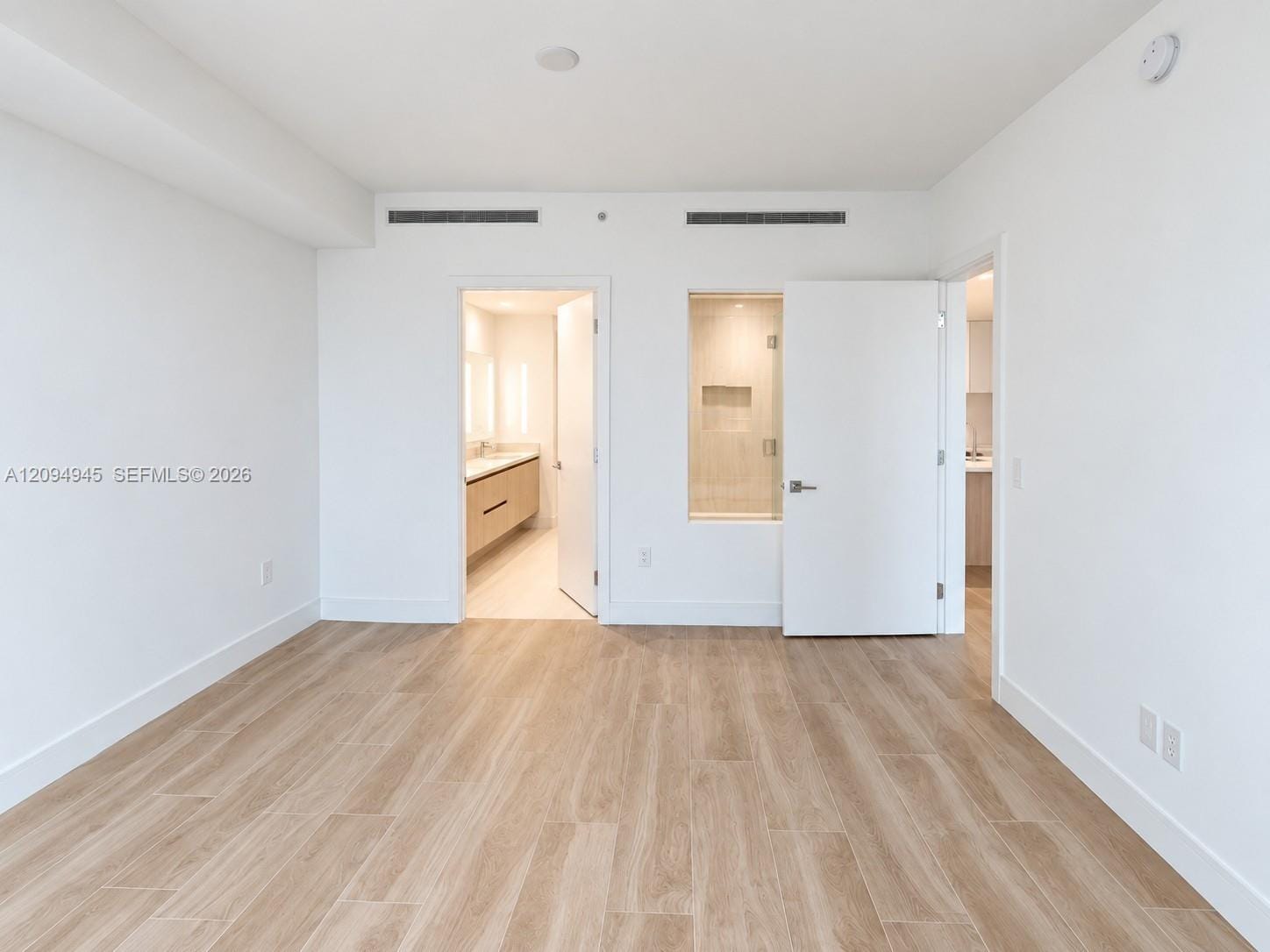 2411 Laguna Circle 802 — photo 7