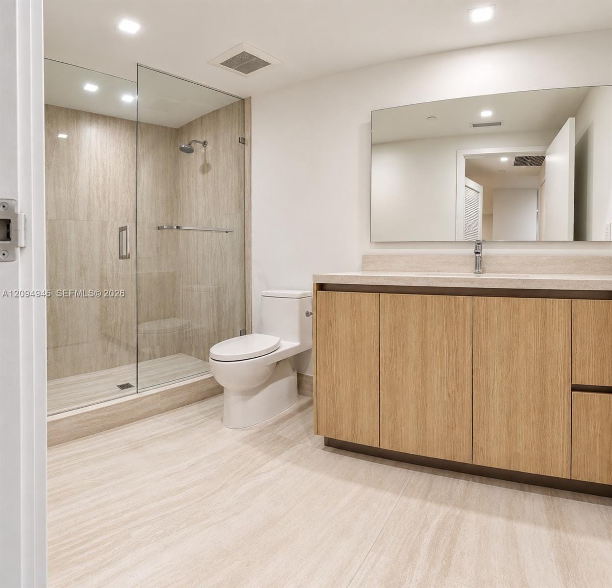 2411 Laguna Circle 802 — photo 9