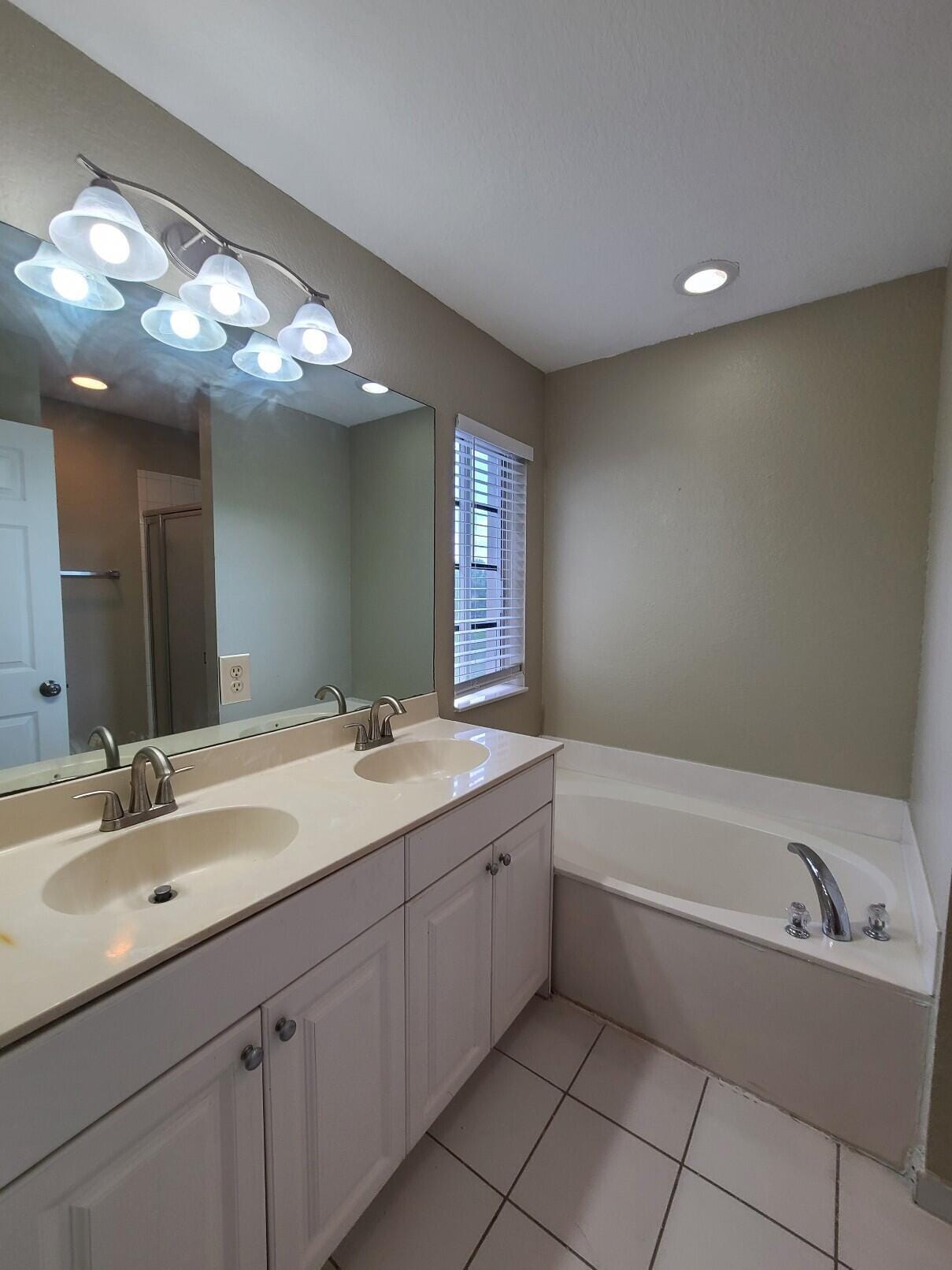 1228 LUCAYA Drive, Riviera Beach, FL 33404 photo 27