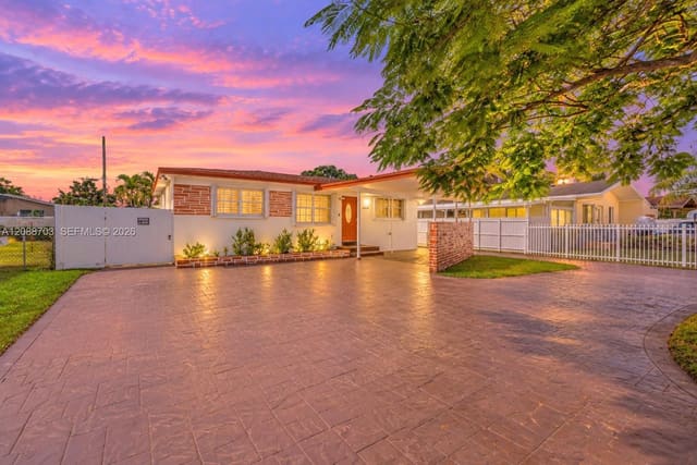 6508 Plunkett Street, Hollywood, FL 33023