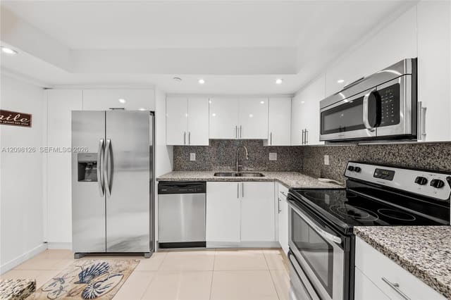 1000 Quayside Terrace 1103, Miami, FL 33138