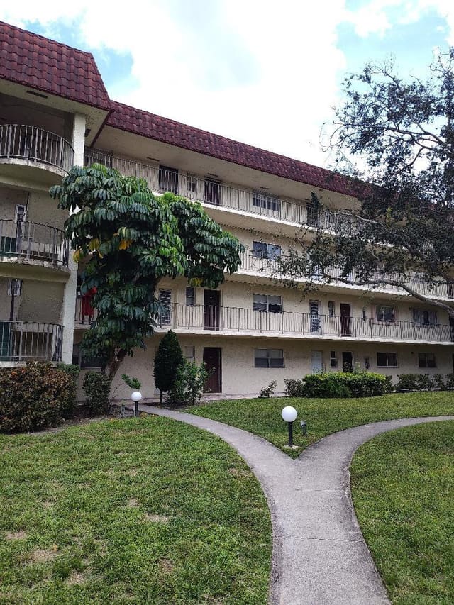 3330 SPANISH MOSS Terrace 110, Lauderhill, FL 33319