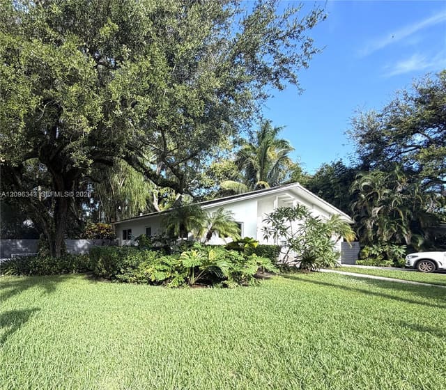 2640 Hilola Street, Miami, FL 33133