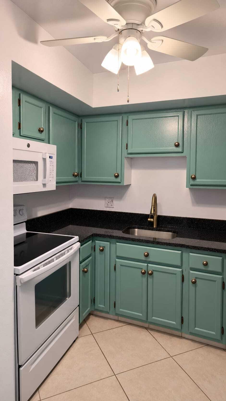 105 S RIVERSIDE Drive 304 — photo 7