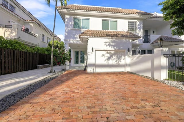 1812 NE 26TH Avenue, Fort Lauderdale, FL 33305