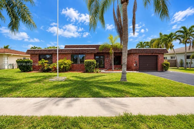 8131 NW 68th Avenue, Tamarac, FL 33321