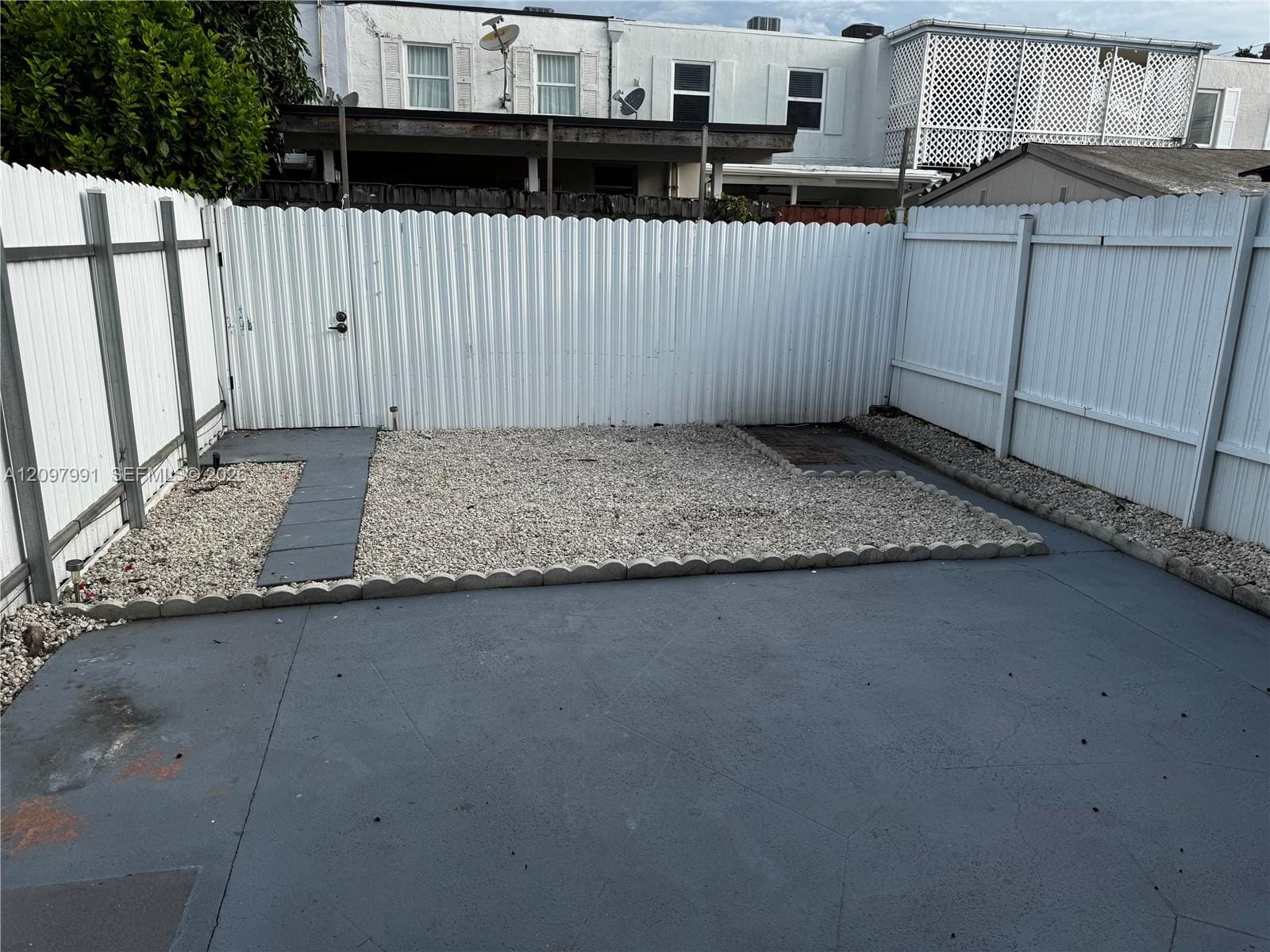 811 W 79th Place 811, Hialeah, FL 33014 photo 11
