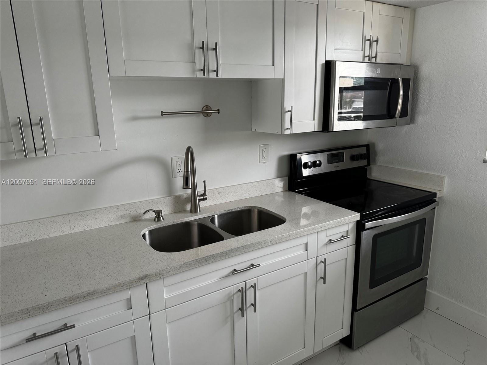 811 W 79th Place 811, Hialeah, FL 33014 photo 4